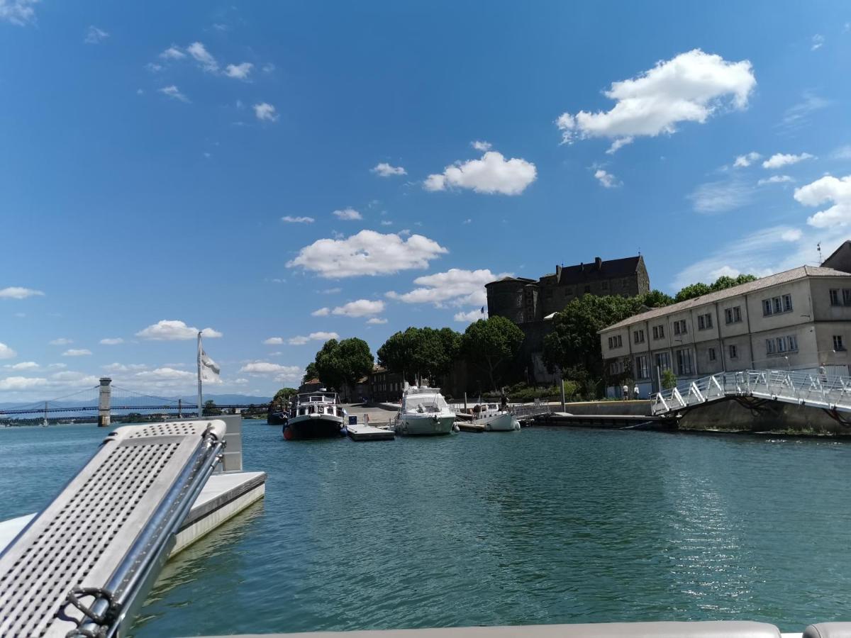 Ferienwohnung Aux Pieds Du Chateau Tournon-sur-Rhone Exterior foto